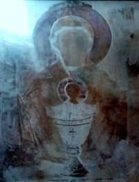 Образ Богородицы проявился на стекле иконы в храме Хабаровска